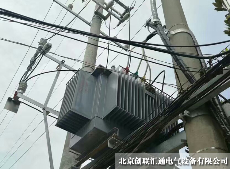 石家庄某小区10kv杆上油浸式变压器