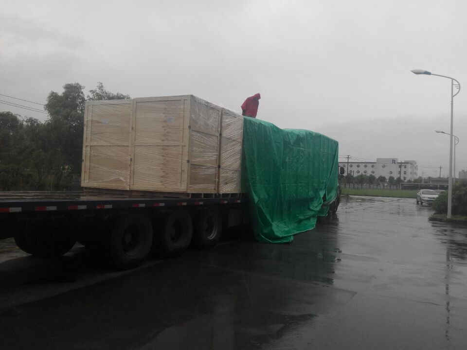 2017年6月北京创联汇通电气-雨中发货现场，一直以顾客服务为较好