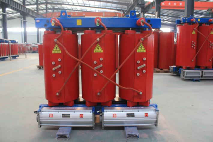 一般北京创联汇通电气全铝的干式变压器800kva价格是33900元，全铜的800kva干式变压器价格是65000元。